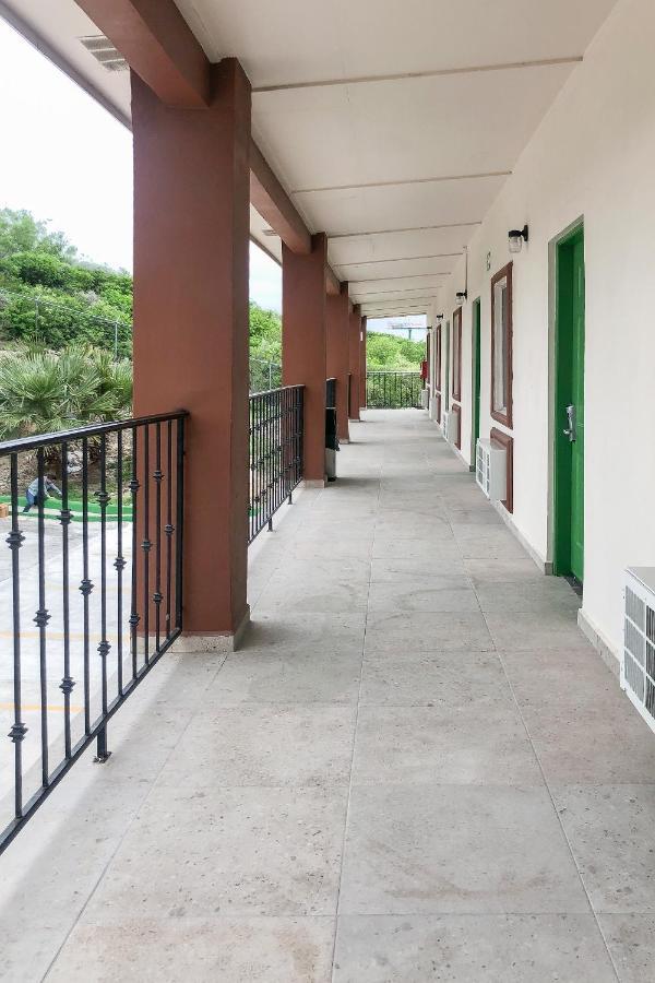 Capital O Palms Hotel, Acuna Ciudad Acuña Eksteriør bilde